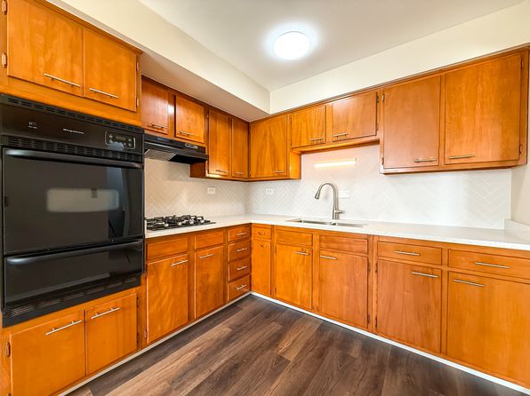 4327 N Kedvale Ave APT 207