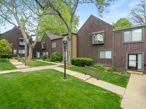 150 Carberry Hill Ct APT D, Kalamazoo, MI 49006