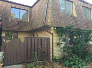 318 Feller Dr, Central Islip, NY 11722