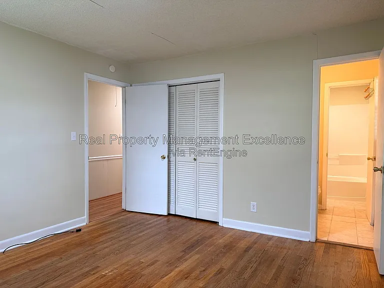 415 W 2nd St — Photo 28