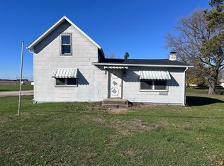 305 W Commercial St, Lyndon, IL 61261