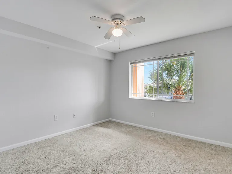 141 SW Palm Dr #306 — Photo 16