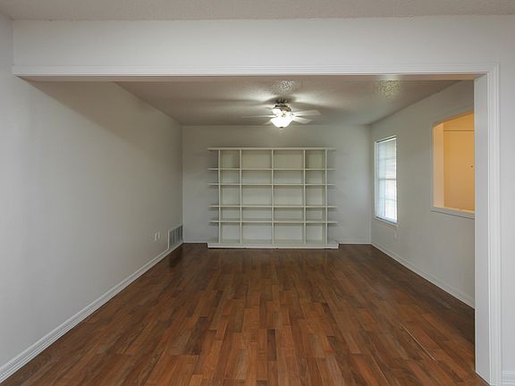 3rd image of 3306 Teckla Blvd
