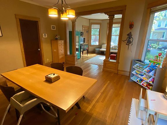 4th image of 4716 N Artesian Ave #1