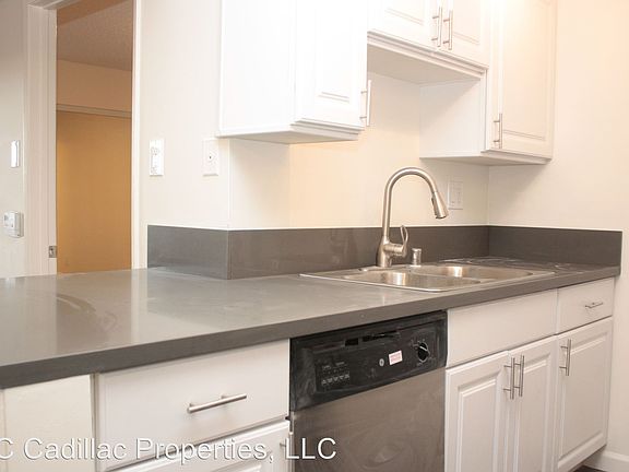 5th image of 1725 Grismer Ave APT 206