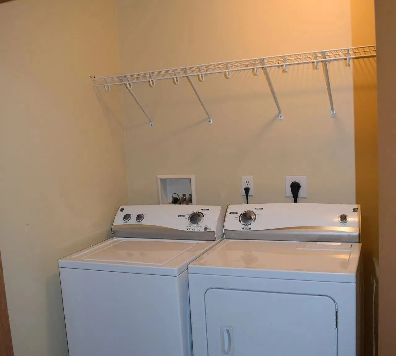 University Village Townhome - LMC-A — Photo 4