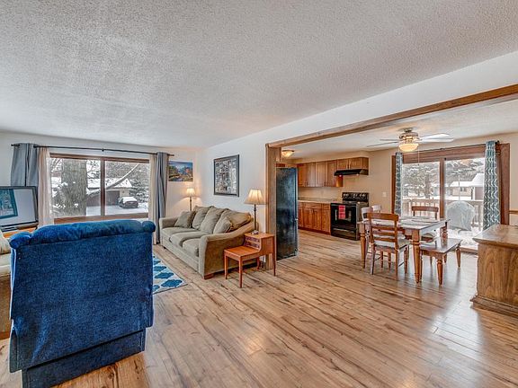 3rd image of 2105 6th Ave NE