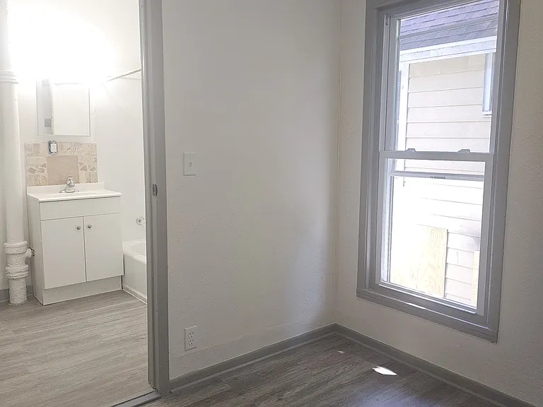 1225 Cherry St — Photo 6