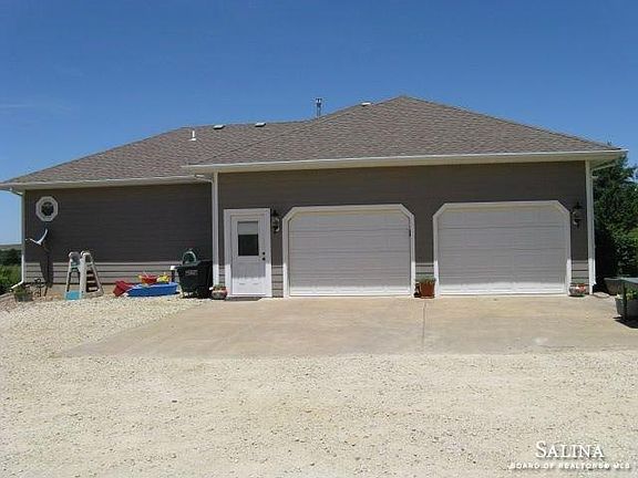 4th image of 3332 S Crest Ln