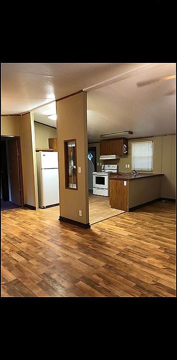 2nd image of 404 NE 682 Ave
