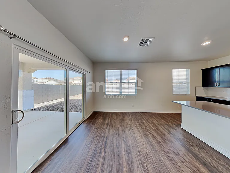 21467 S 231st St — Photo 5