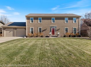 185 N Lyle Ave, Elgin, IL 60123