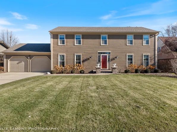 185 N Lyle Ave, Elgin, IL 60123