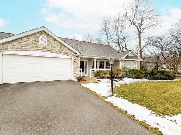 685 N Vineyard Cir, Port Clinton, OH 43452