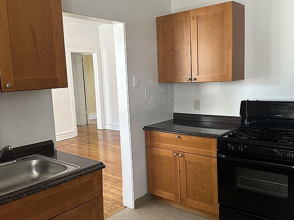 2nd image of 6932 S Crandon Ave #3E