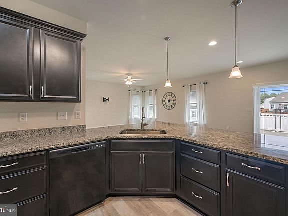 5th image of 306 Horse Trail Ln