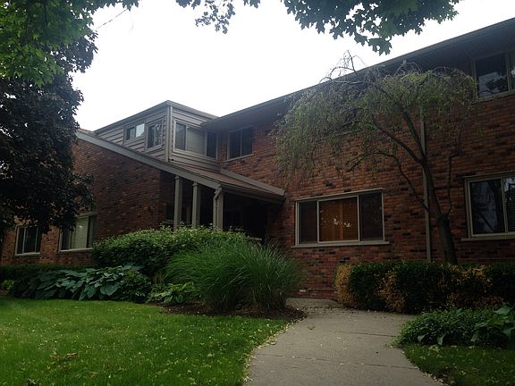 4th image of 971 N Old Woodward Ave