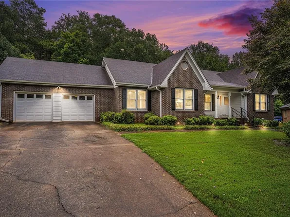 610 Camary Ct SE, Conyers, GA 30094