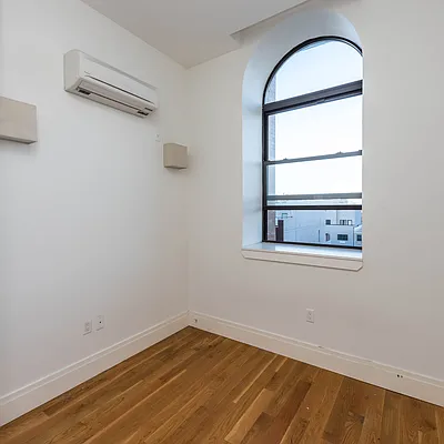 Rented by Nooklyn NYC LLC | media 125