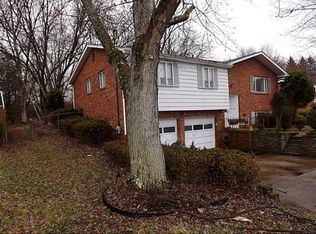 1674 Charlton Heights Rd, Coraopolis, PA 15108