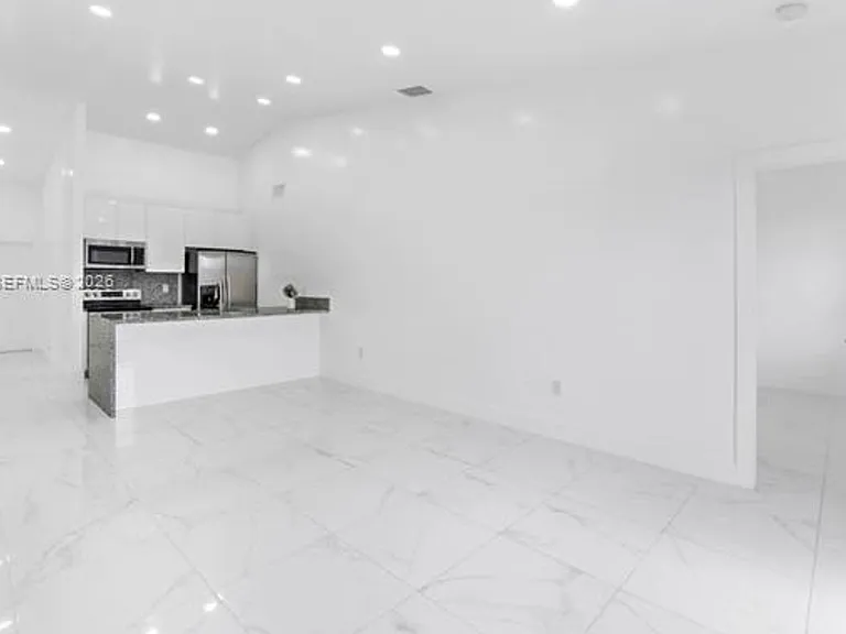 6742 NW 188th Ter #Townhouse 6742 — Photo 10