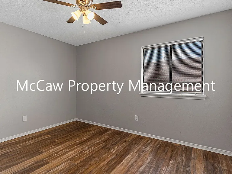 210 Rolston Rd #4 — Photo 14
