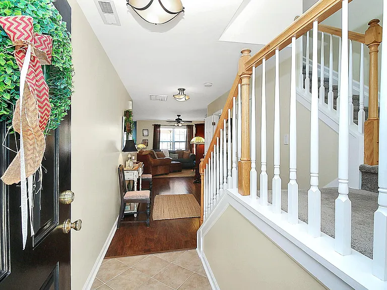 2292 Hanover Ct — Photo 3