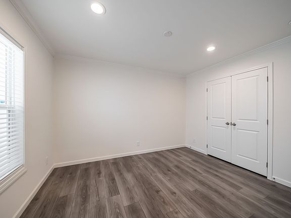5th image of 945 College Park Rd #38