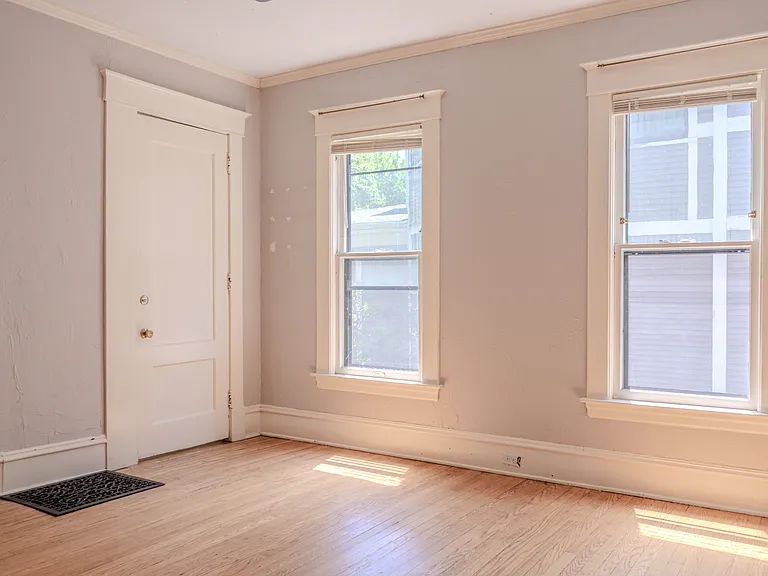 243 Union Ave SE — Photo 3