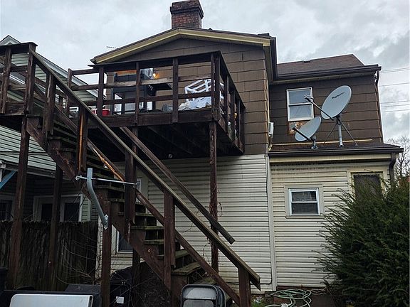 2nd image of 520 E 2nd Ave