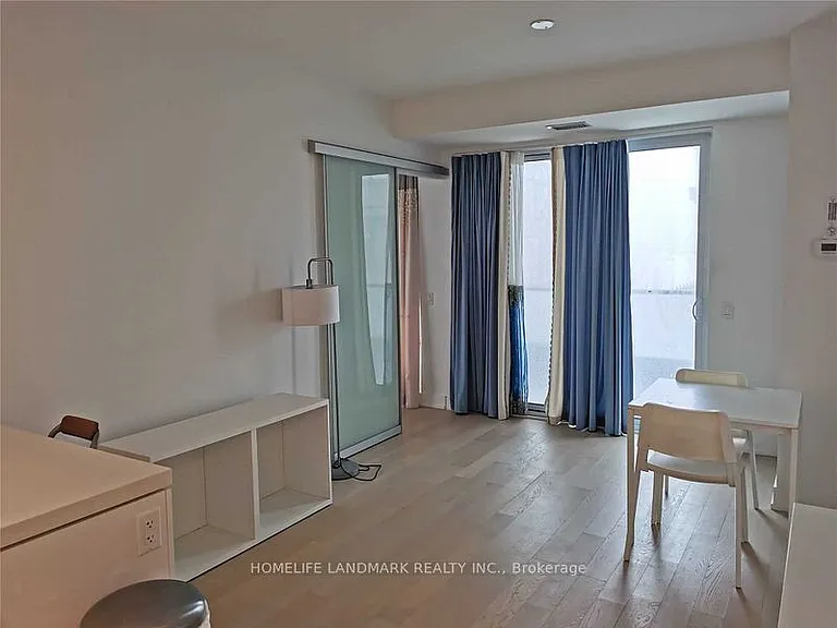 7 Grenville St #1210 — Photo 8