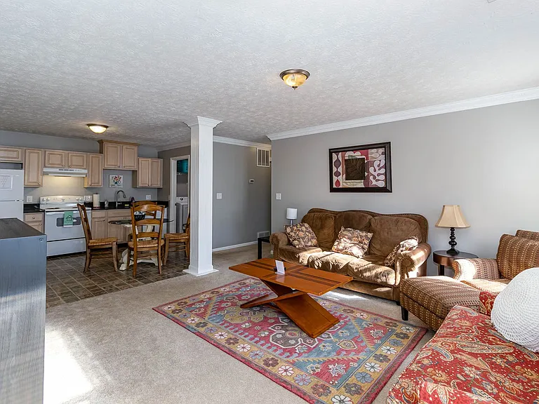 130 Overbrook Ct — Photo 7