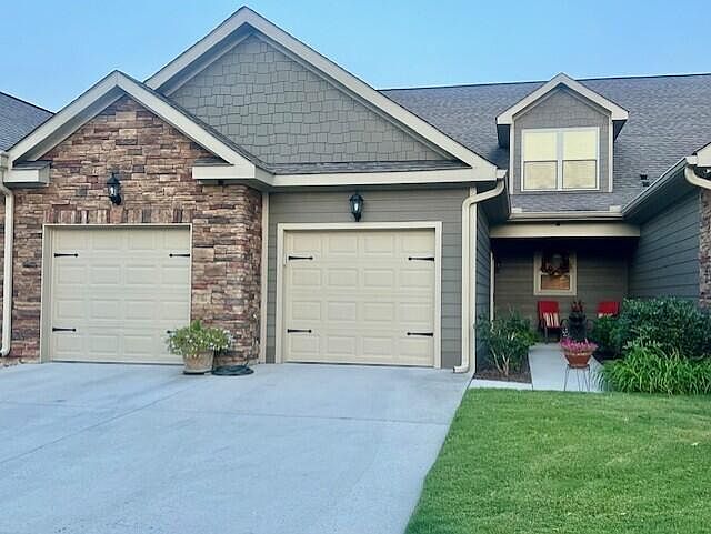 1st image of 166 Templeton Ln