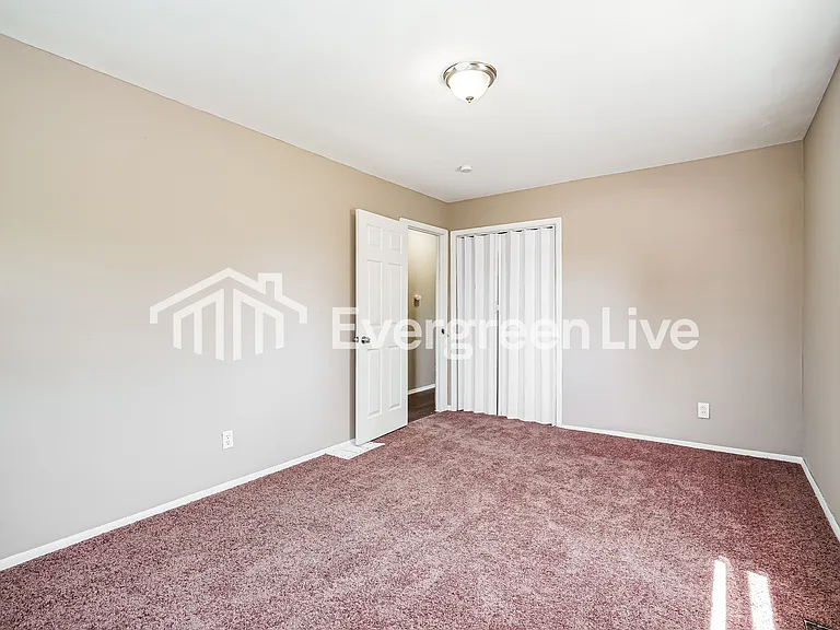 4469 E Livingston Ave — Photo 11