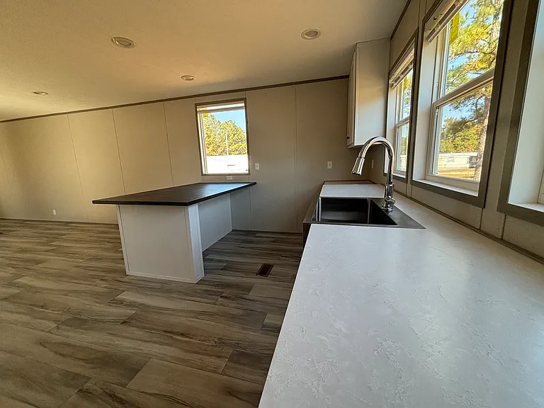 Forest Acres — Photo 18