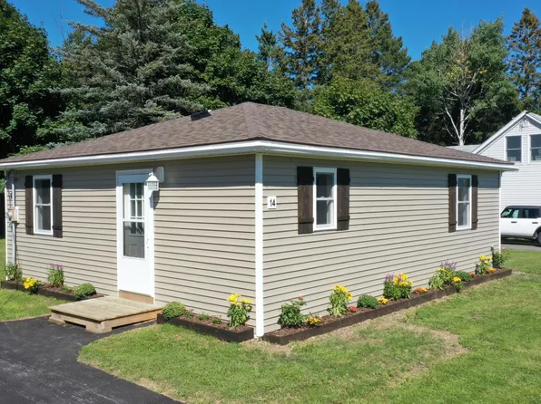 14 Oak Avenue, Caribou, ME 04736