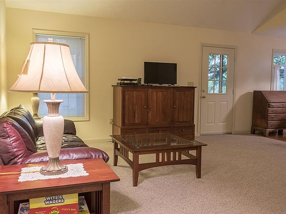 3rd image of 1705 Evergreen Dr