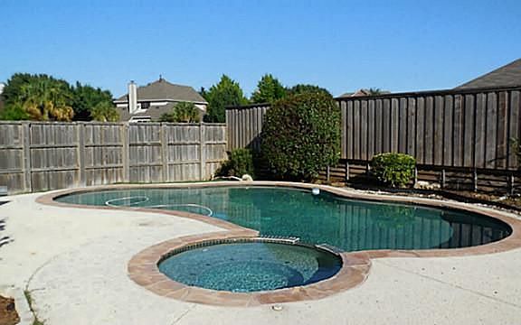 4th image of 1001 Vista Ct