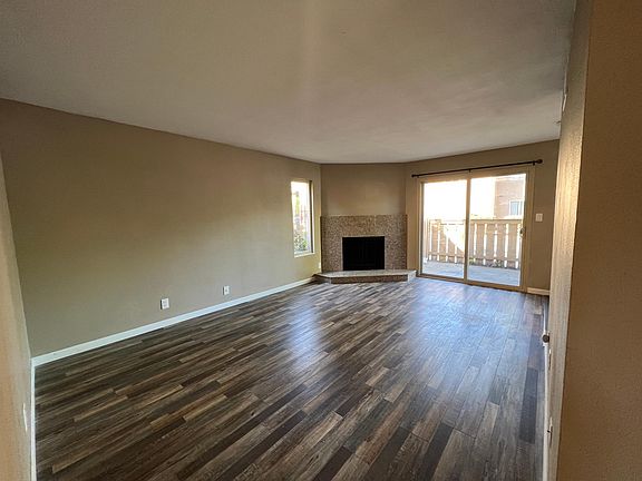 4th image of 328 Northbank Ct APT 13