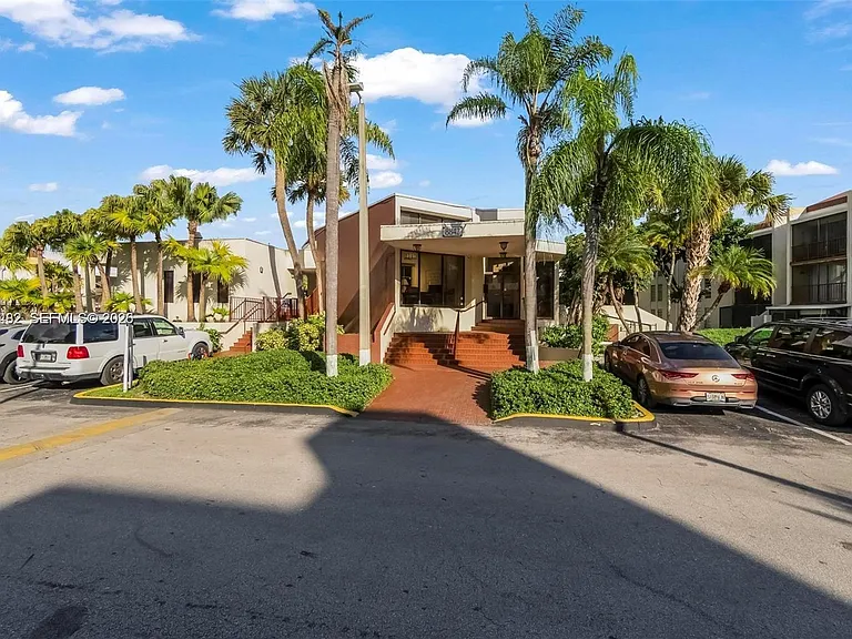 8860 Fontainebleau Blvd #405 — Photo 21
