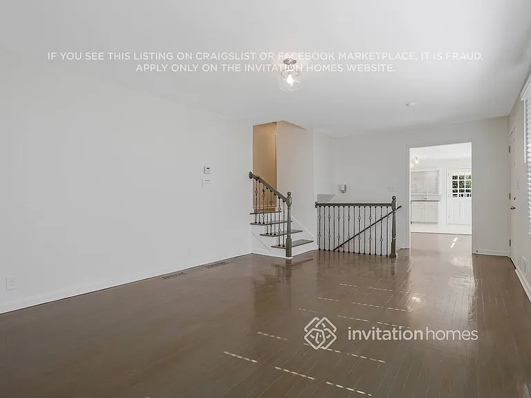 2372 Oakridge Ct — Photo 5