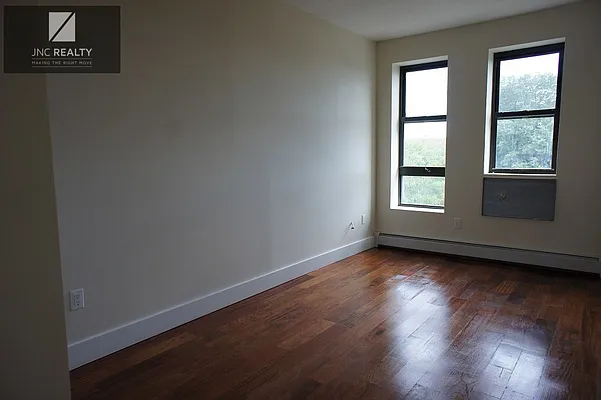 Rented by Voro, LLC | media 22