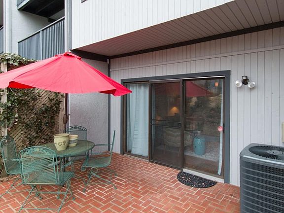2nd image of 2420 Volunteer Pkwy APT 5