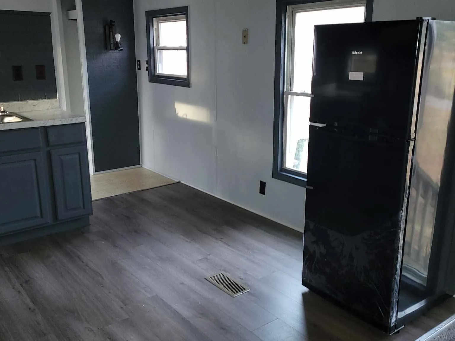 1421 Lee Ave — Photo 2