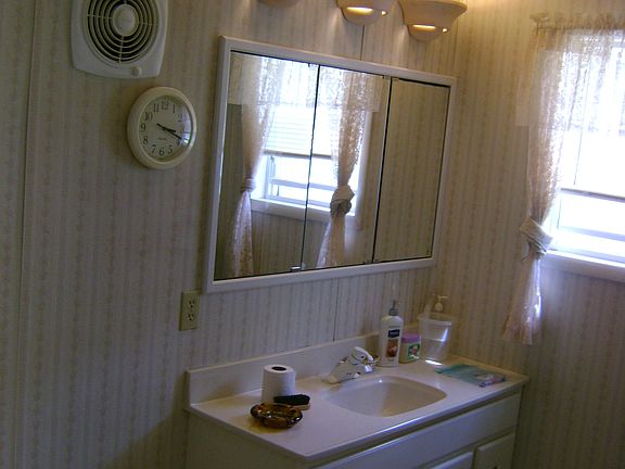 5th image of 505 N 4th St