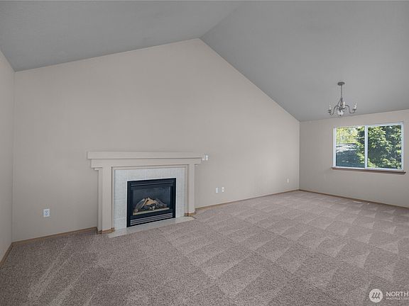 4th image of 3608 Bittersweet Street SE