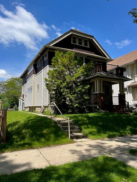 1st image of 2773 S Quincy Ave