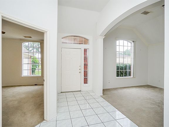 3rd image of 14411 Legend Falls Ct