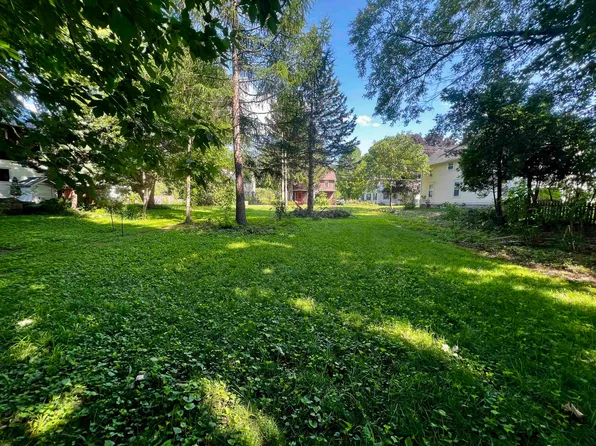 8 east Street, Essex Junction, VT 05452