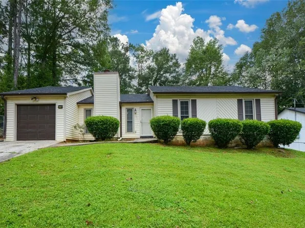 1070 Salisbury Trl, Riverdale, GA 30296